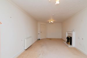 LIVING ROOM- click for photo gallery